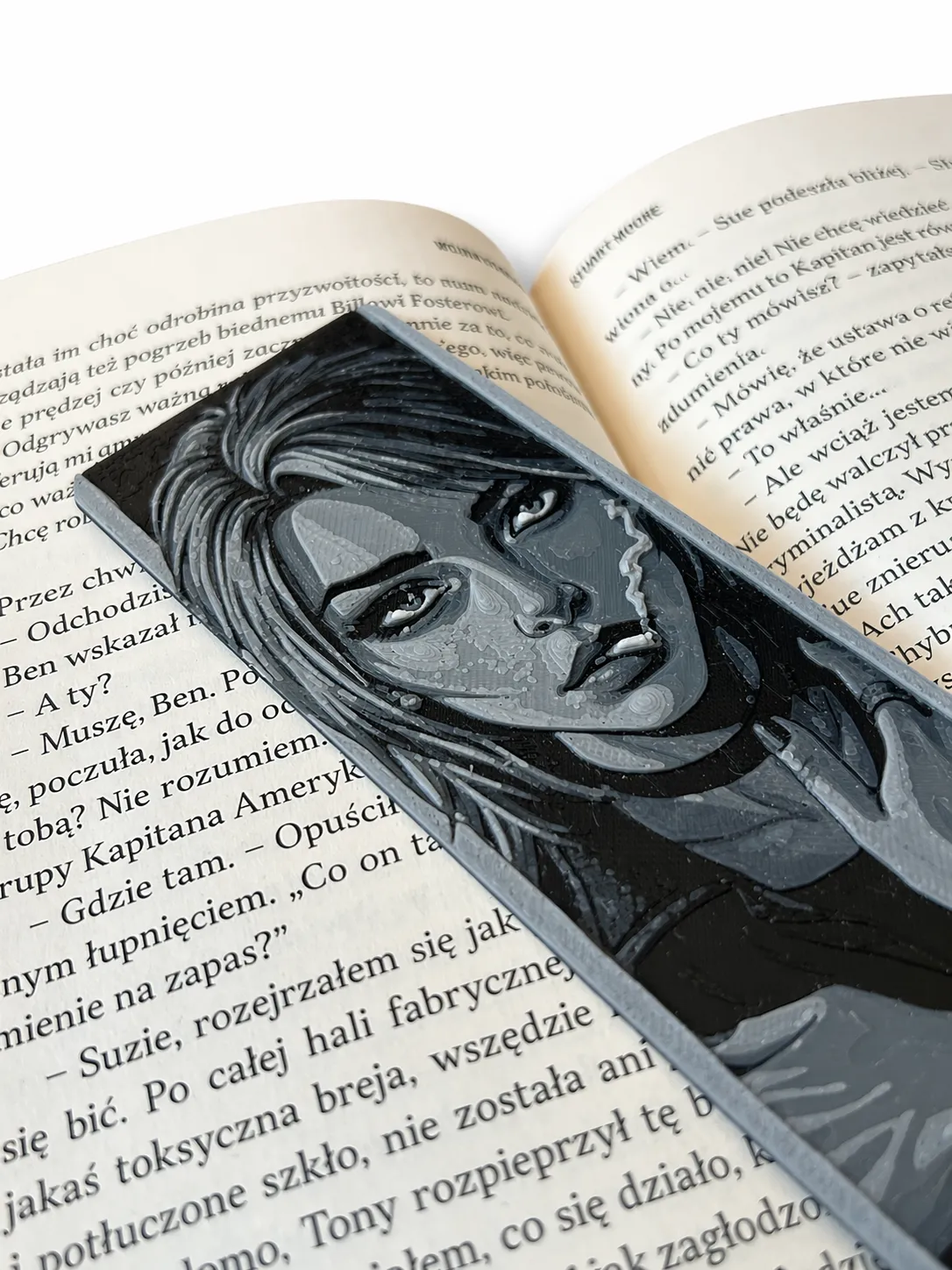 zbliżenie zakładki 3D spojrzenie portret kobiety realistyczne oczy i detale twarzy