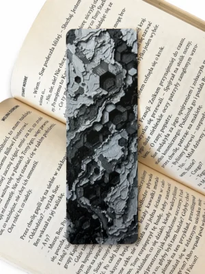 zakładka do książki 3D struktura abstrakcyjny wzór hexagonów w odcieniach szarości włożona w książkę